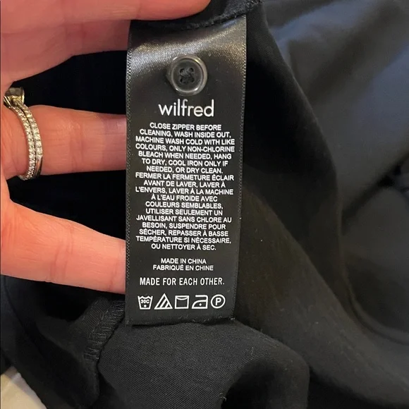 Aritzia Wilfred Black Ruched Puff Sleeve Blouse - Picture 9 of 12